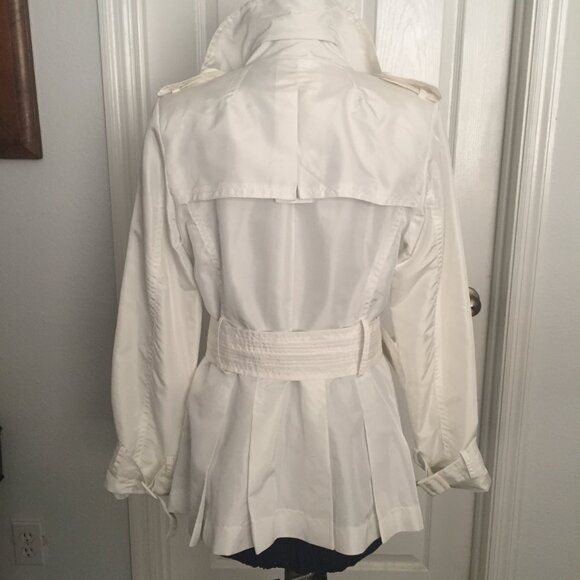 white kacket - Picture 2 of 8